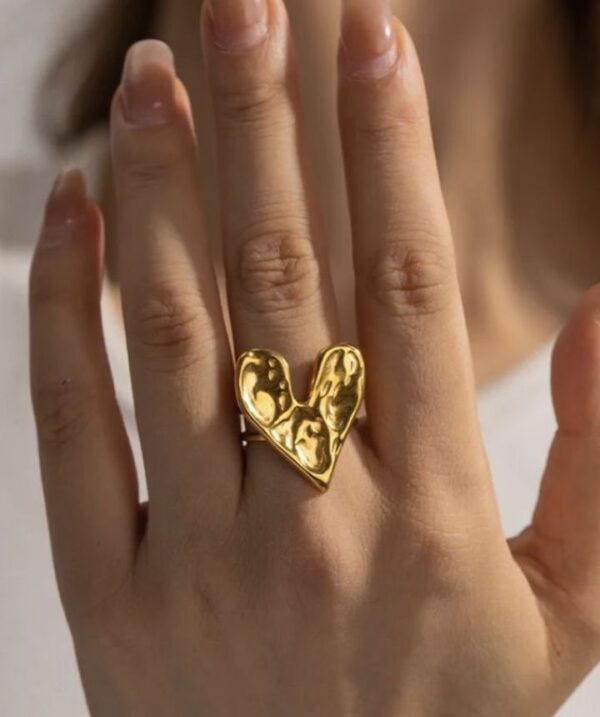 Textured Heart Statement