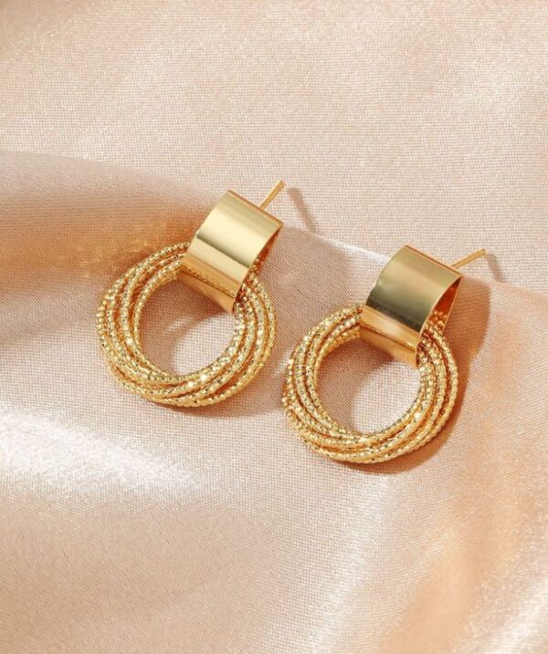 Twist Luxe Earring - Image 2