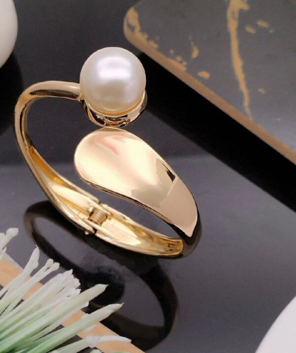 Luna Pearl Embrace Cuff