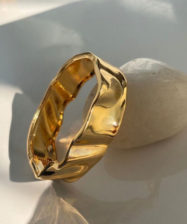 Mira Wave Bangle